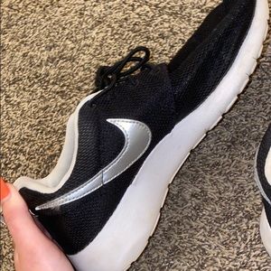 Nike roshes